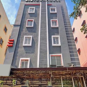 Super Townhouse Rcc Park View Inn